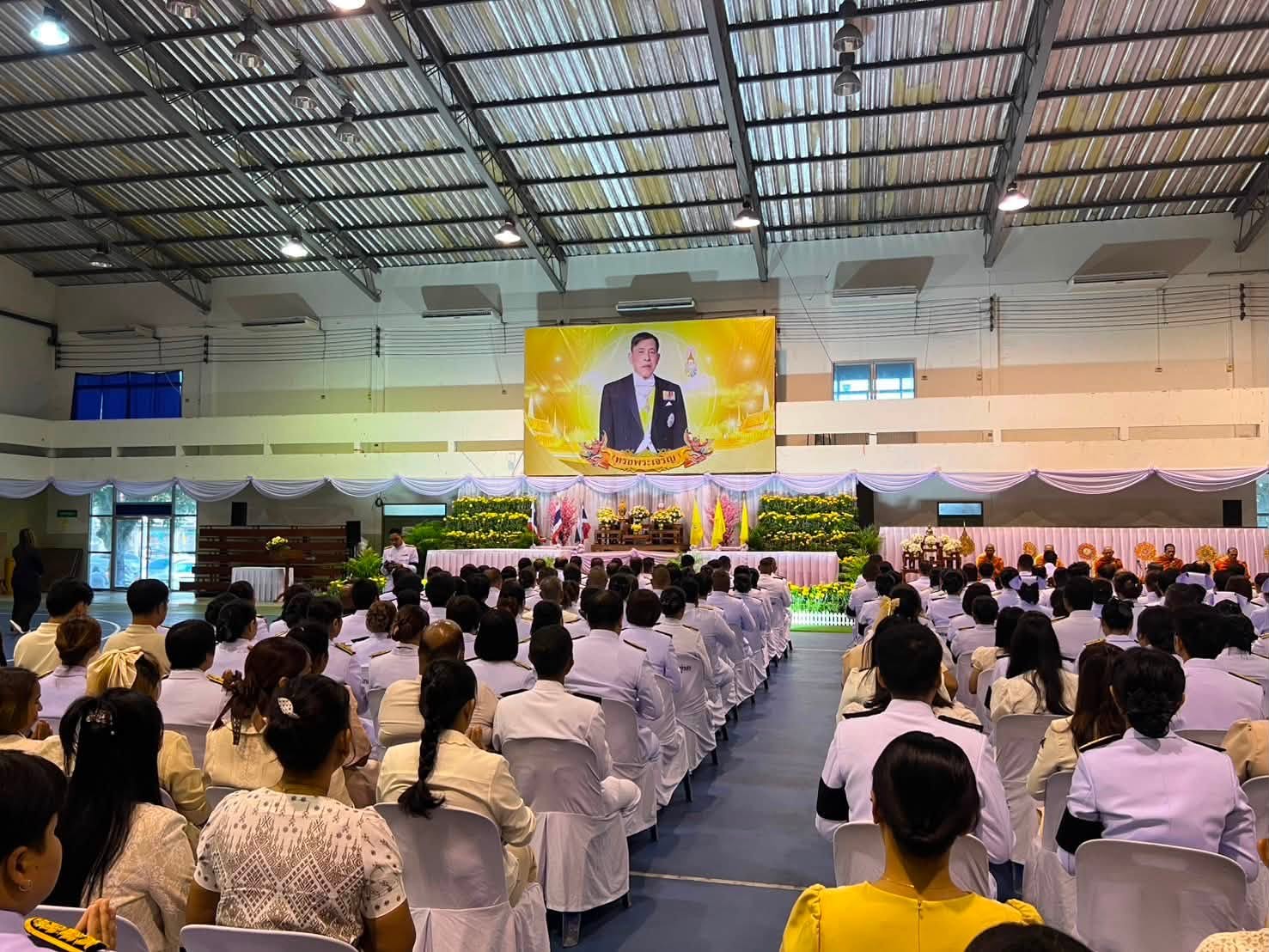 พิธีเจริญพระพุทธมนต์ และพิธีทำบุญตักบาตรถวายพระราชกุศลเฉลิมพระเกียรติพระบาทสมเด็จพระเจ้าอยู่หัว เนื่องในโอกาสวันเฉลิมพระชนมพรรษา ๒๘ ก.ค.๖๙